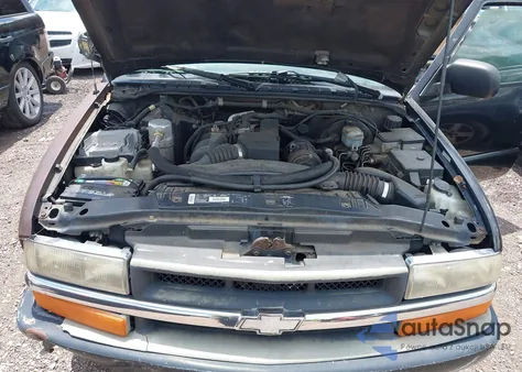 1998 Chevrolet S-10 Ls Fleetside z USA, uszkodzony, nr VIN 1GCCS1944WK227871